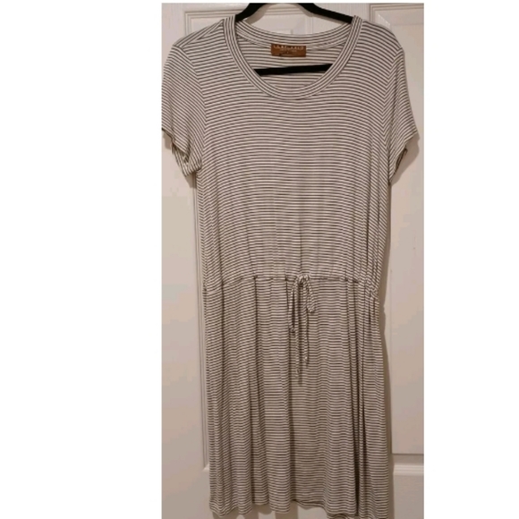 2 PCS LA RELAXED MODAL COTTON DRESSCOMFORTABLY CUTE SIZE IS SMALL 95% MODAL - Picture 1 of 6